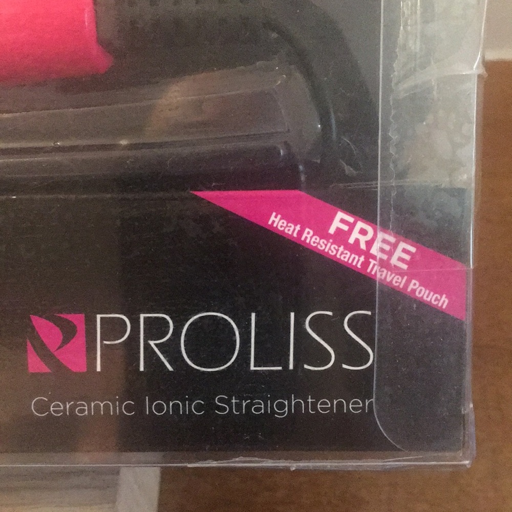 Diamond Collection
Pink 0.5" Mini w/Travel Pouch | Flat Iron - Picture 2 of 4